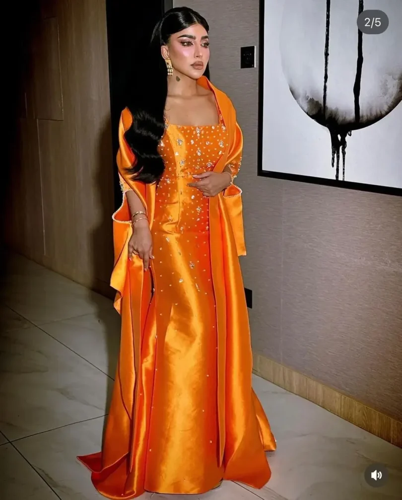 customized Dubai Prom Dresses Mermaid Sleeveless Evening Dresses Strapless Pleated Beadings Crystals Floor Length Party Dresses
